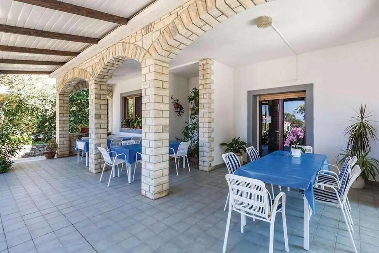 Apartments And Rooms With Parking Space Banjol, Rab - 23468 Rab Town Penzion