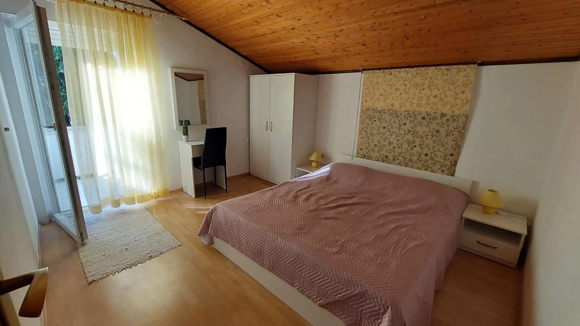 Apartments And Rooms With Parking Space Banjol, Rab - 23468 Rab Town