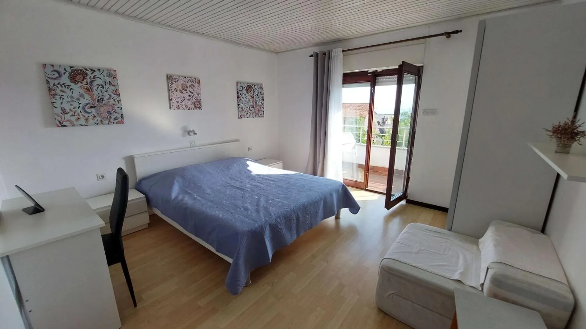 Penzion Apartments And Rooms With Parking Space Banjol, Rab - 23468 Rab Town Chorvatsko